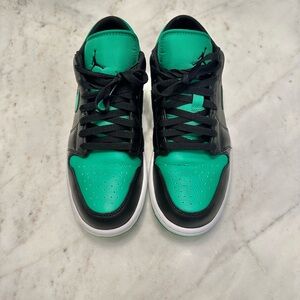 Air Jordan 1 Low Lucky Green - 10 (like new)